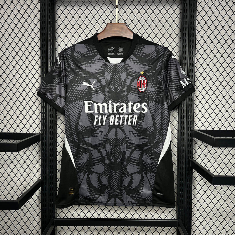 24-25 Milan Goleiro